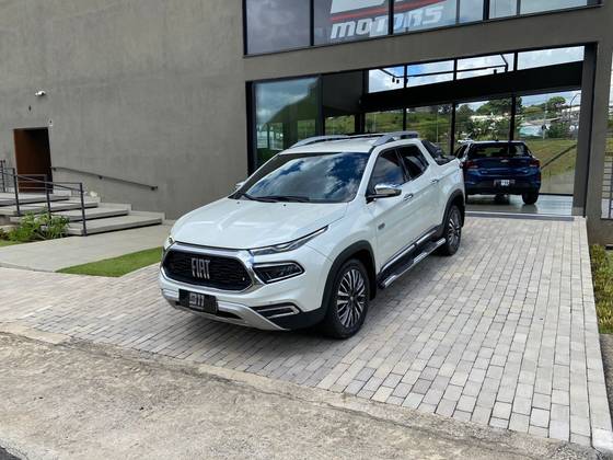 FIAT TORO 2.0 16V TURBO DIESEL RANCH 4WD AT9 FIAT TORO 2.0 16V TURBO DIESEL RANCH 4WD AT9